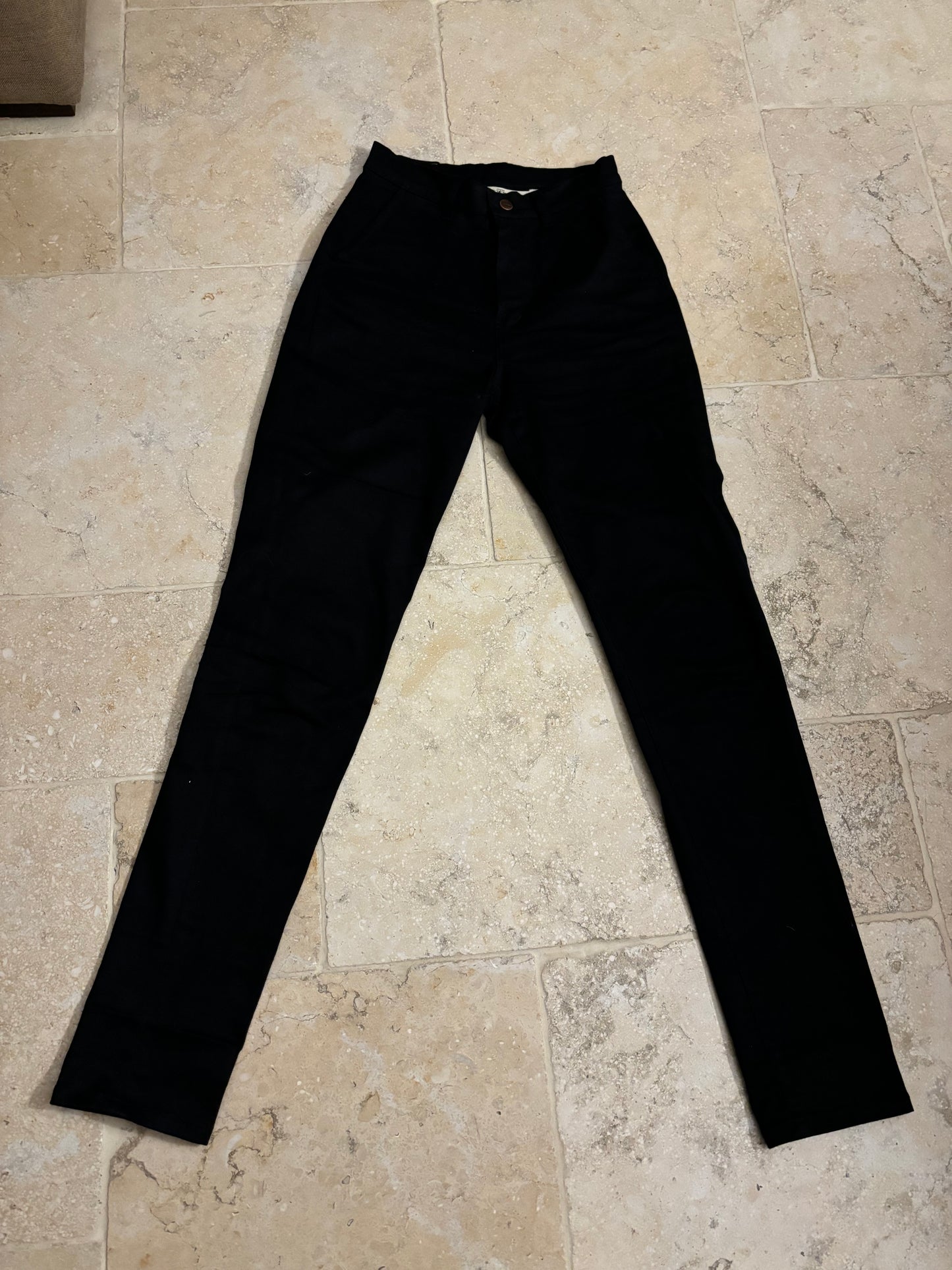 Chino ajusté taille haute Noir - Léonie