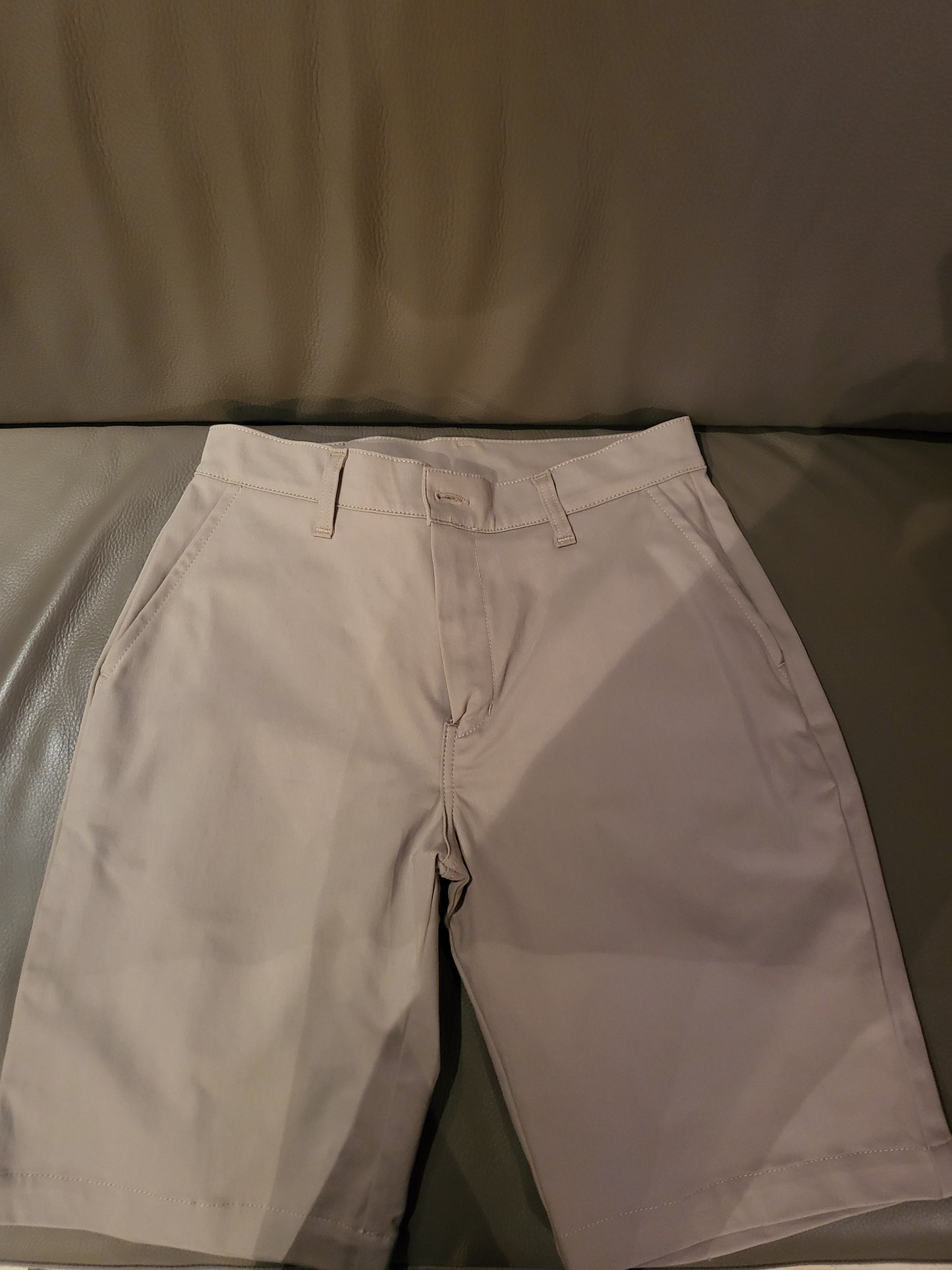 Short droit ajusté beige - Maurice