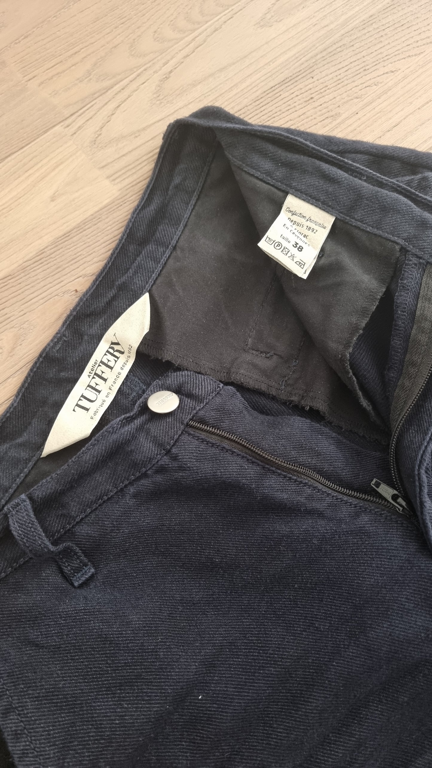 Chino droit ajusté taille haute en jean 100% lin français – Léonie
