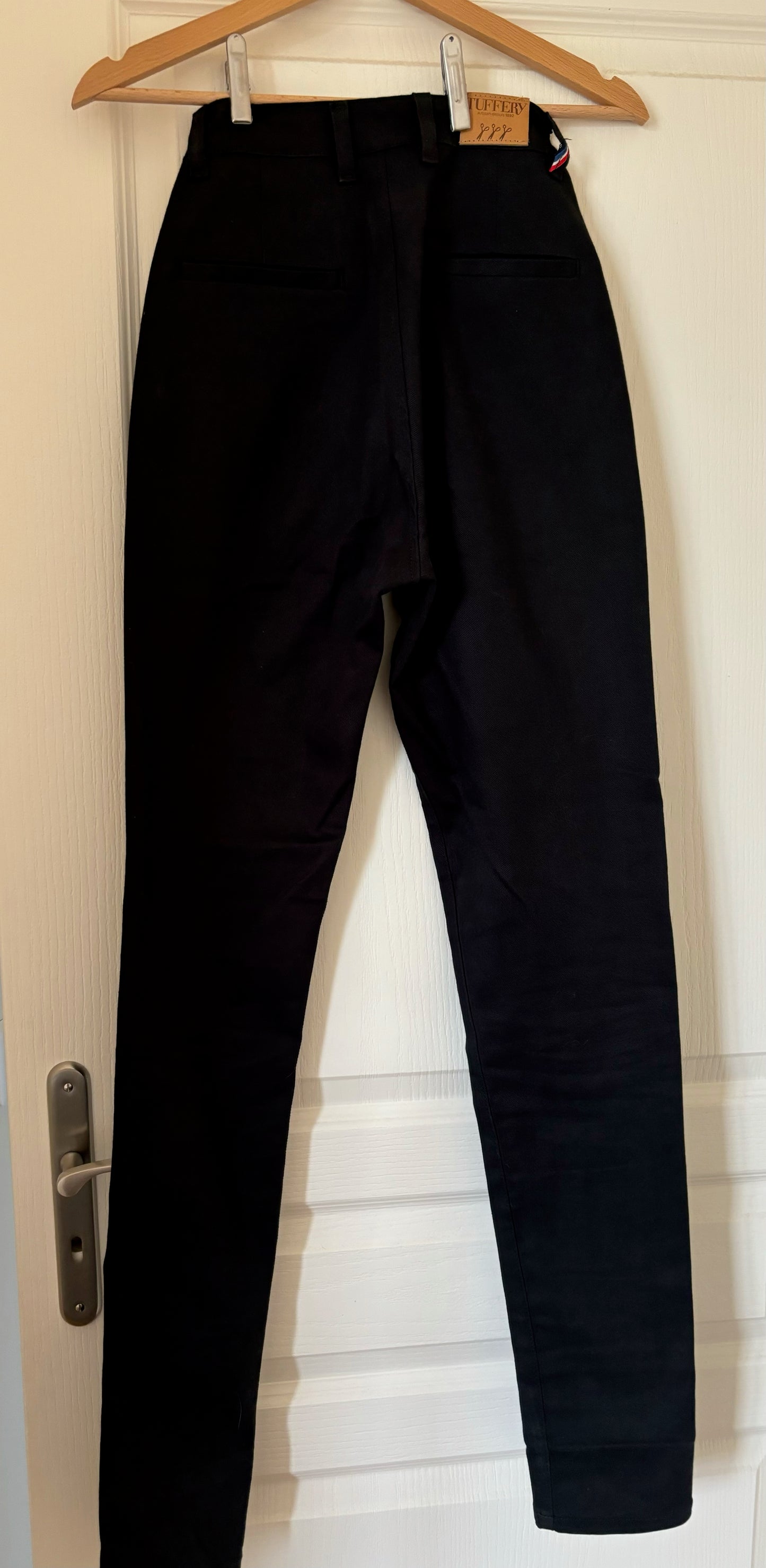 Chino ajusté taille haute Noir - Léonie