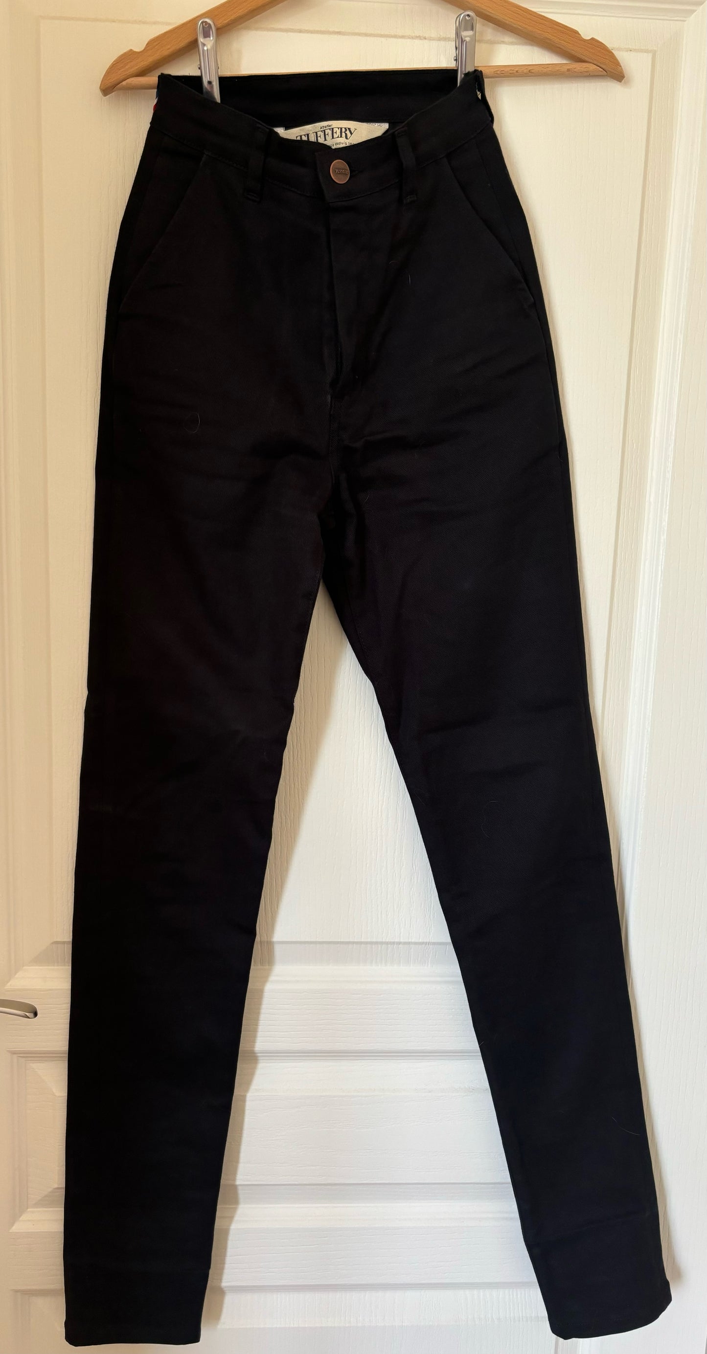 Chino ajusté taille haute Noir - Léonie