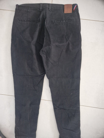 Chino ajusté taille haute Noir - Léonie