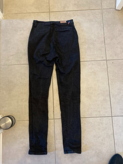 Chino ajusté taille haute Noir - Léonie