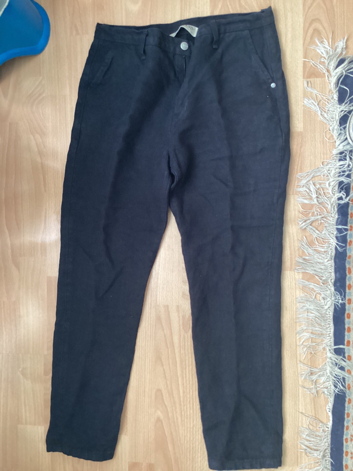 Chino droit ajusté taille haute en jean 100% lin français – Léonie
