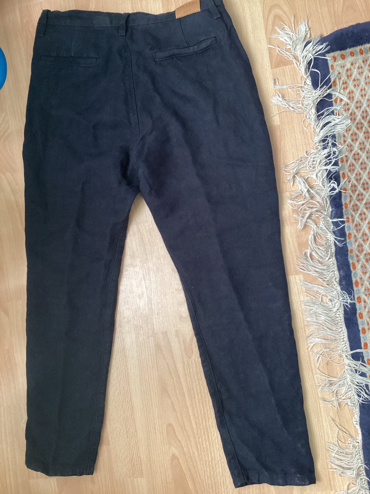Chino droit ajusté taille haute en jean 100% lin français – Léonie