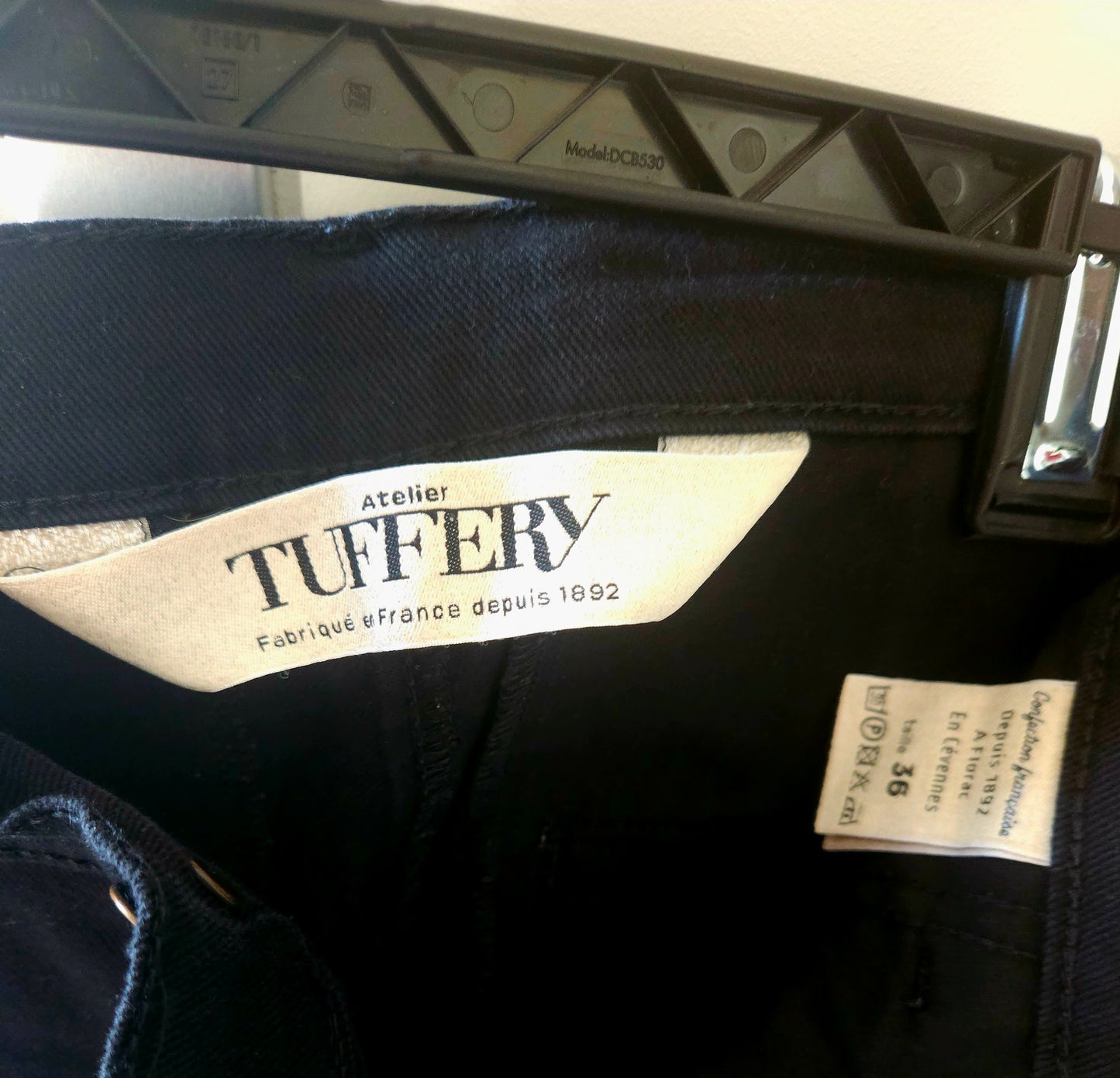 Chino ajusté taille haute Noir - Léonie