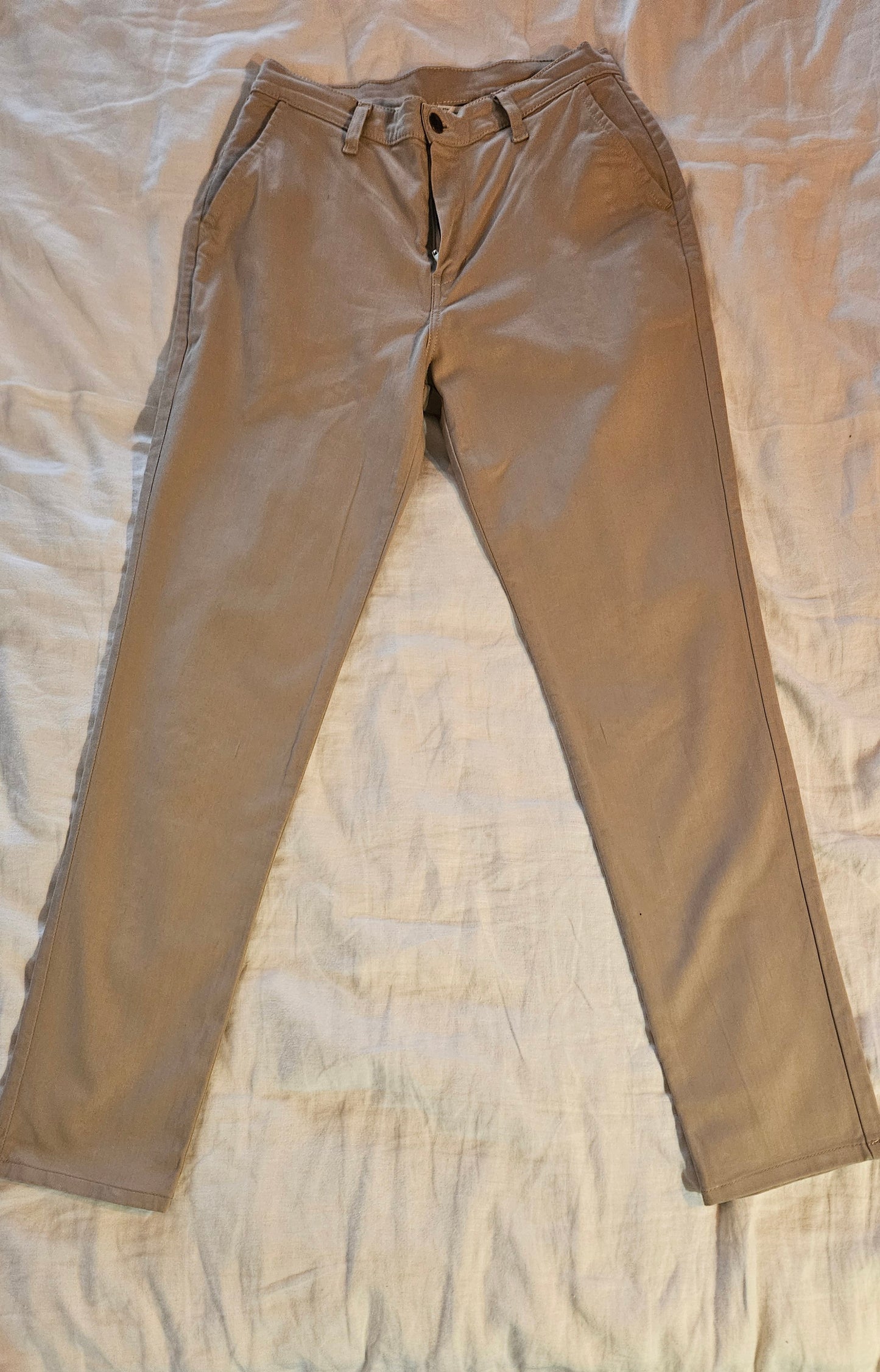 Chino ajusté taille haute sable – Léonie