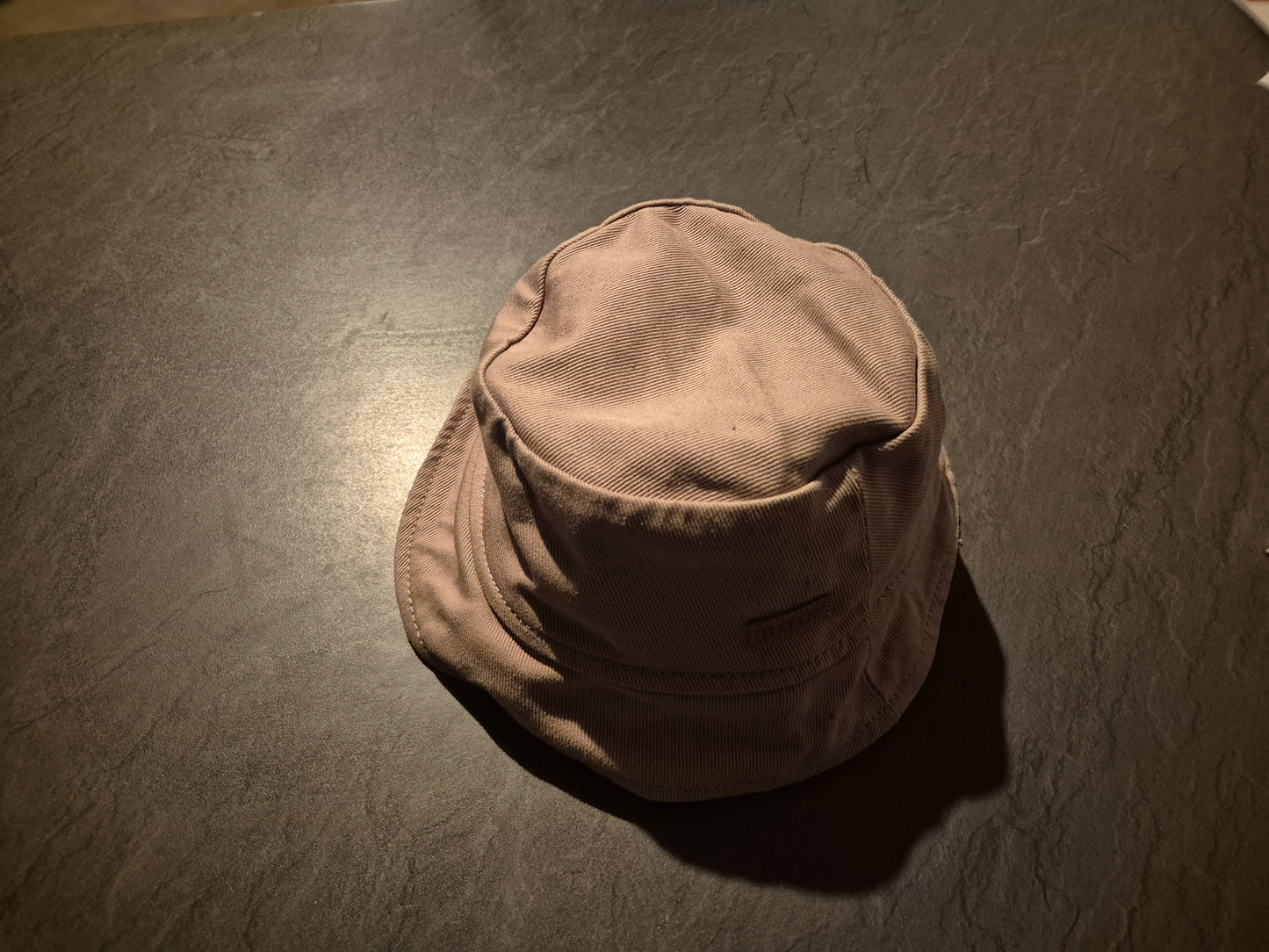 Bob unisexe en jean beige