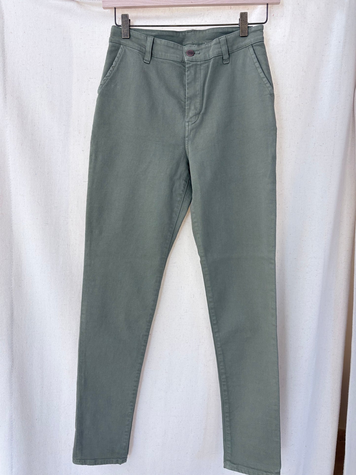 Chino femme ajusté taille haute Vert Kaki - Léonie
