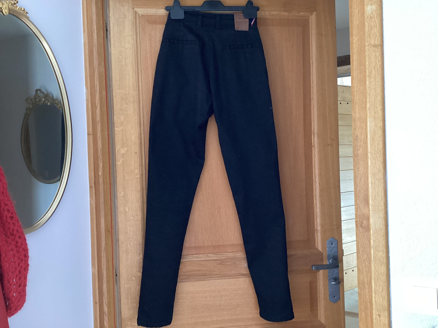 Chino ajusté taille haute Noir - Léonie