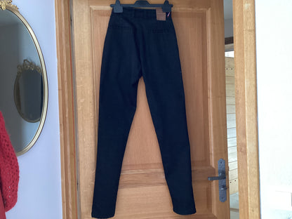 Chino ajusté taille haute Noir - Léonie