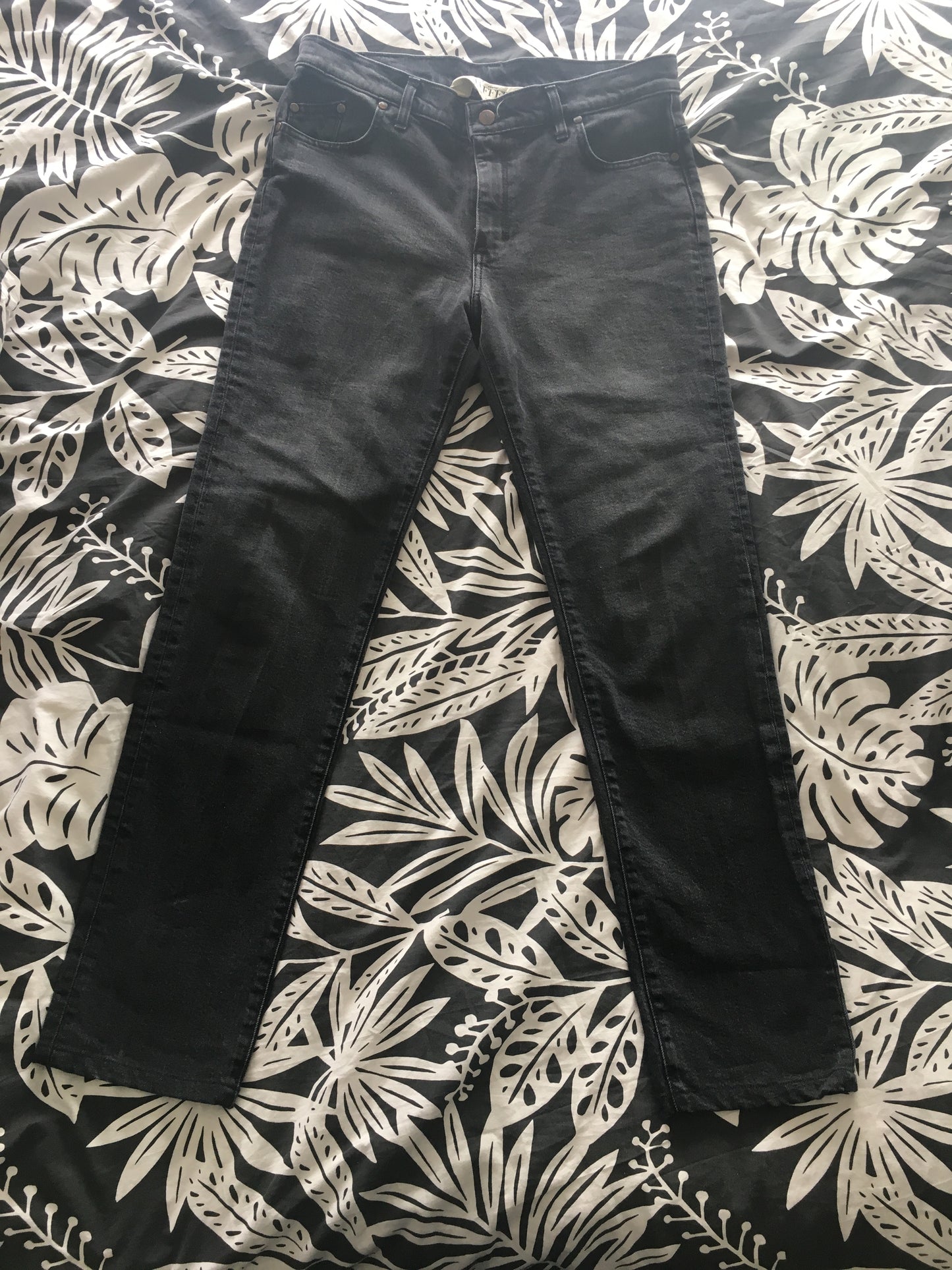 Jean femme droit ajusté Noir Délavé - Augusta