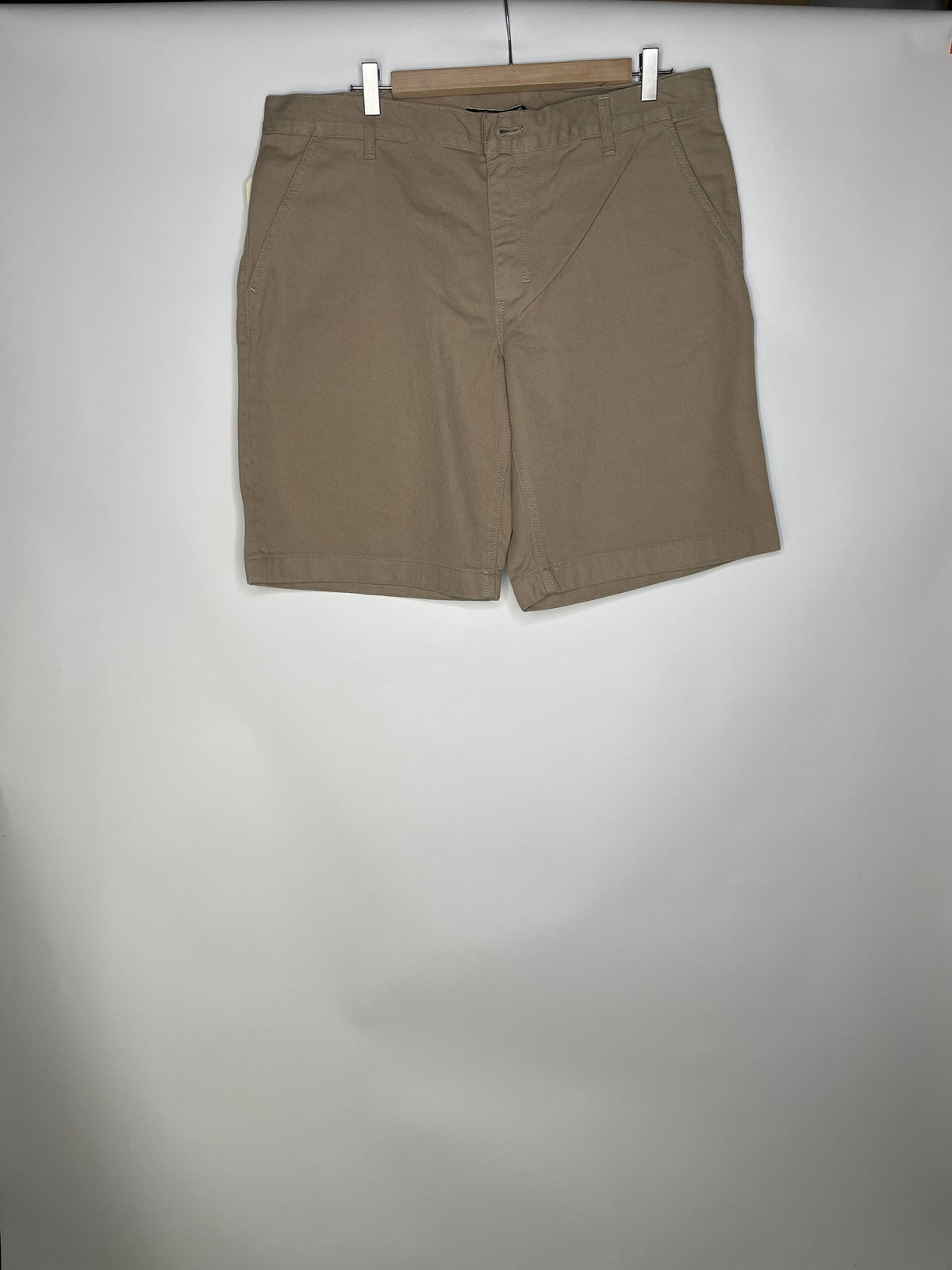Short droit ajusté beige - Maurice