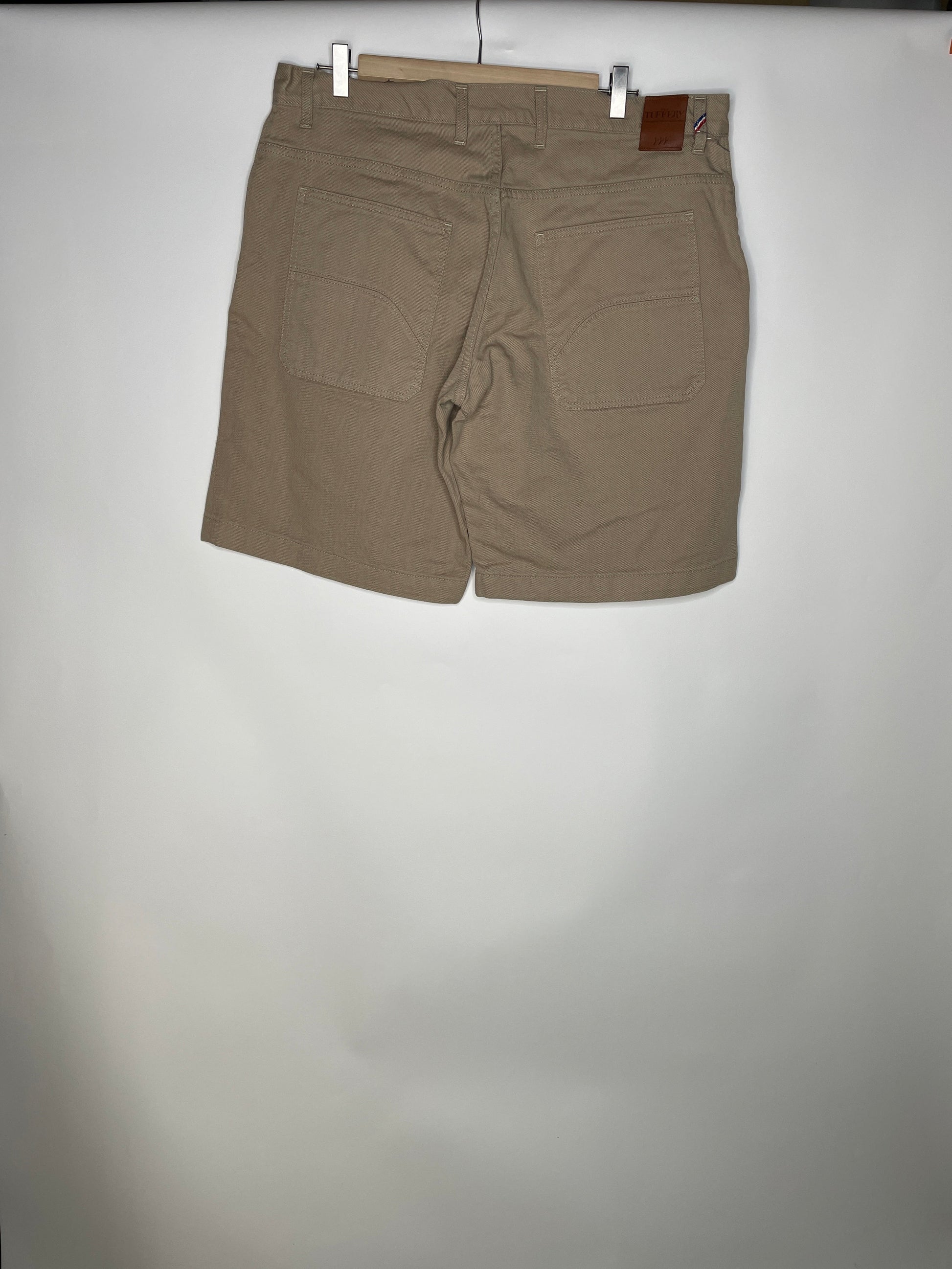 Short droit ajusté beige - Maurice