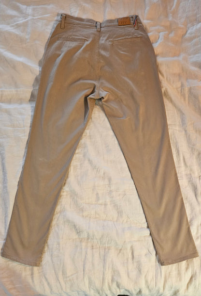 Chino ajusté taille haute sable – Léonie